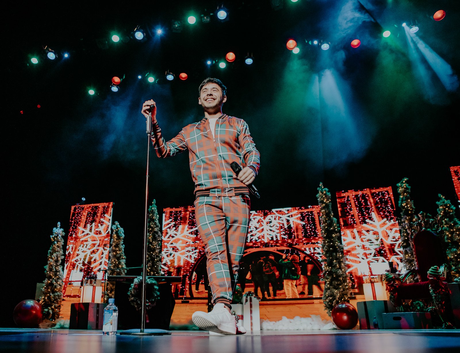 Show Review David Archuleta spreads holiday cheer with tour closer in