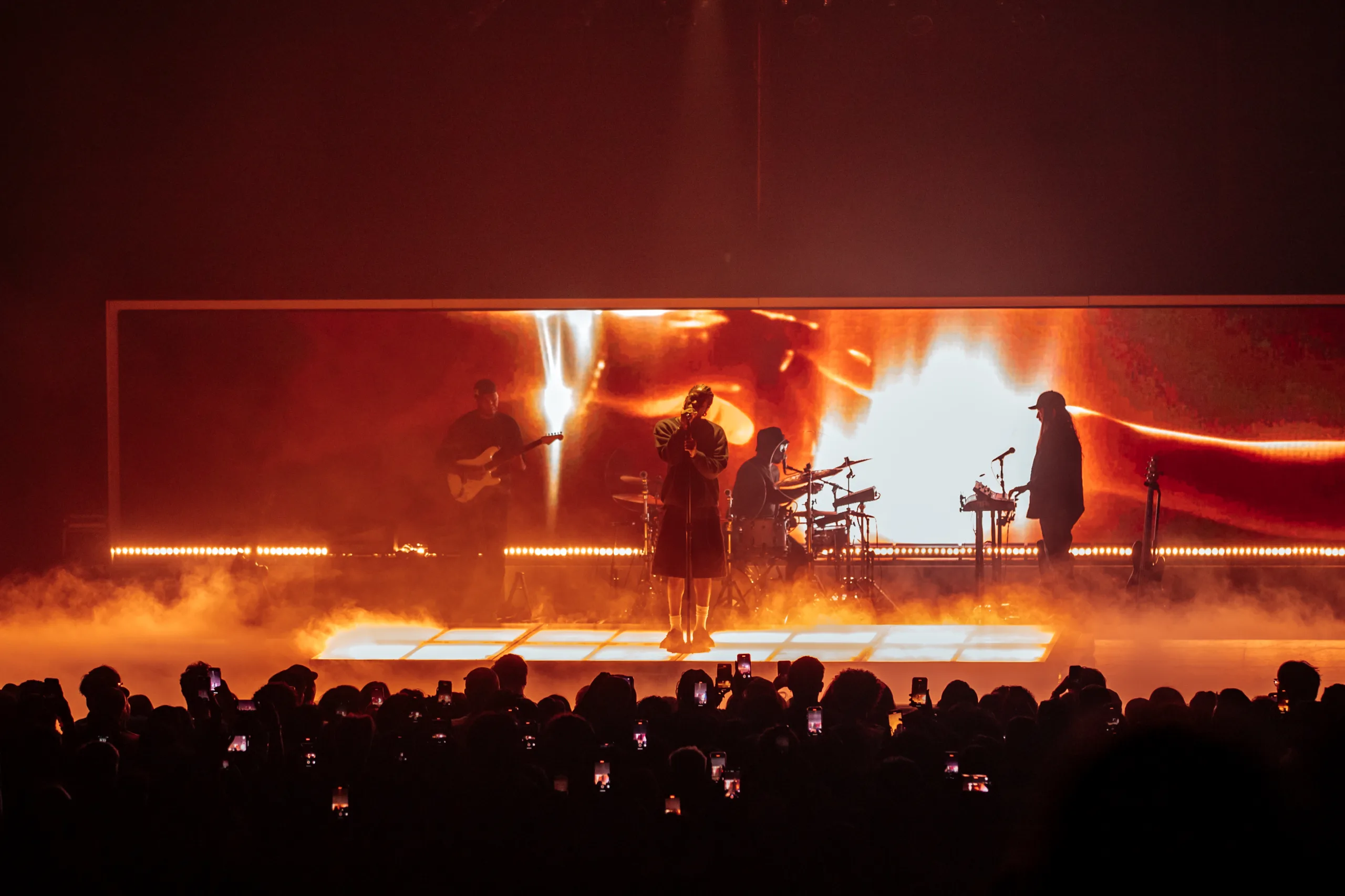 Show Review Daniel Caesar Puts On Ethereal Performance In Phoenix 