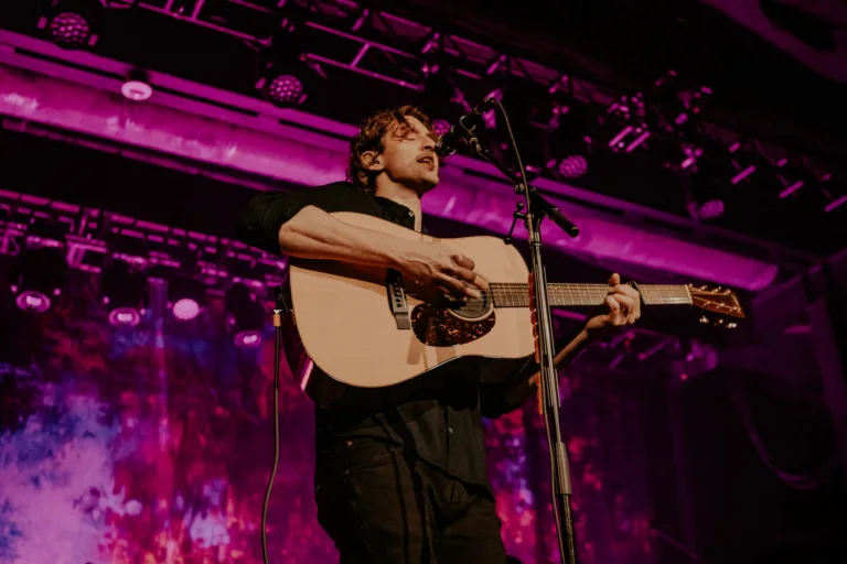 Dean Lewis