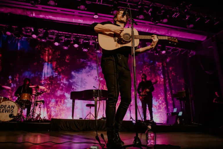 Dean Lewis