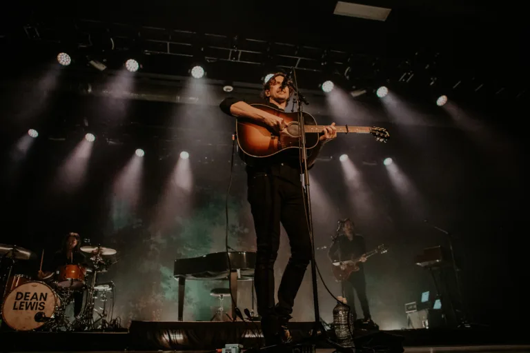 Dean Lewis